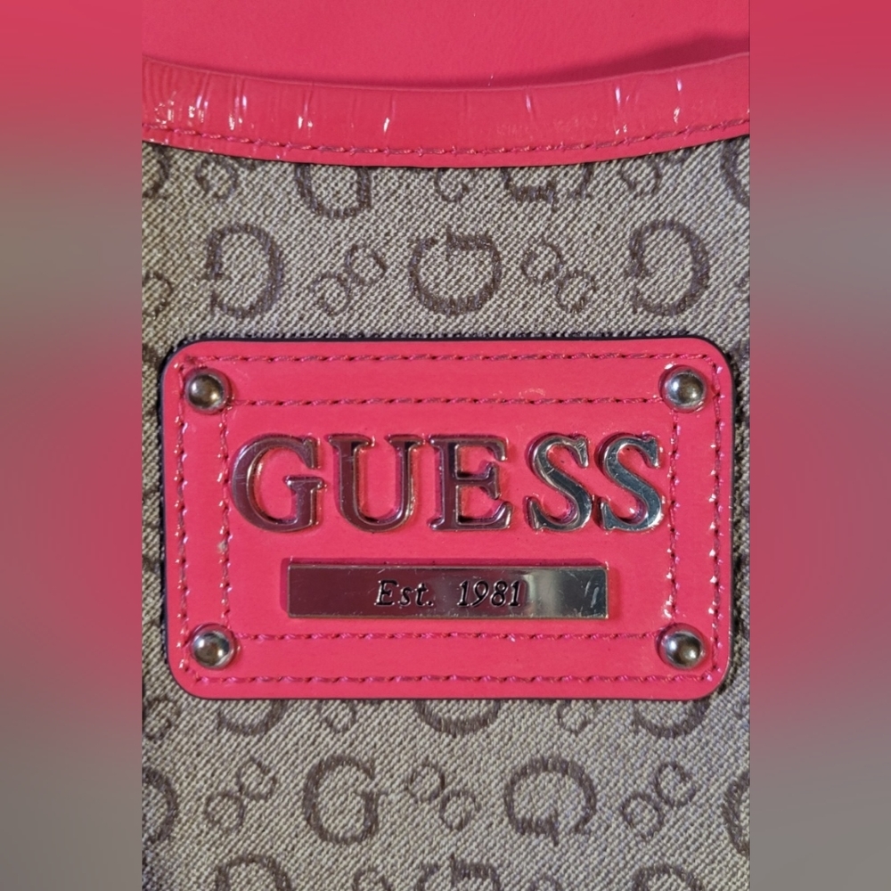 •𝙂-𝙗𝙮 𝙂𝙐𝙀𝙎𝙎•𝙒𝘼𝙇𝙇𝙀𝙏 - Picture 3 of 7